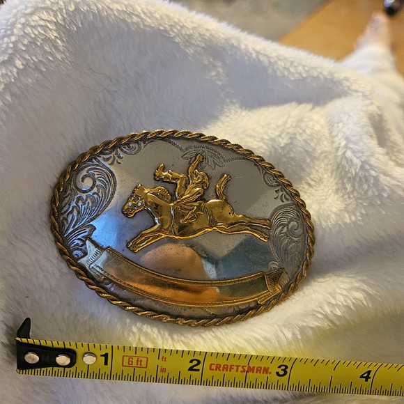 🏍 Bronco Riding Cowboy Belt Buckle - Picture 9 of 9
